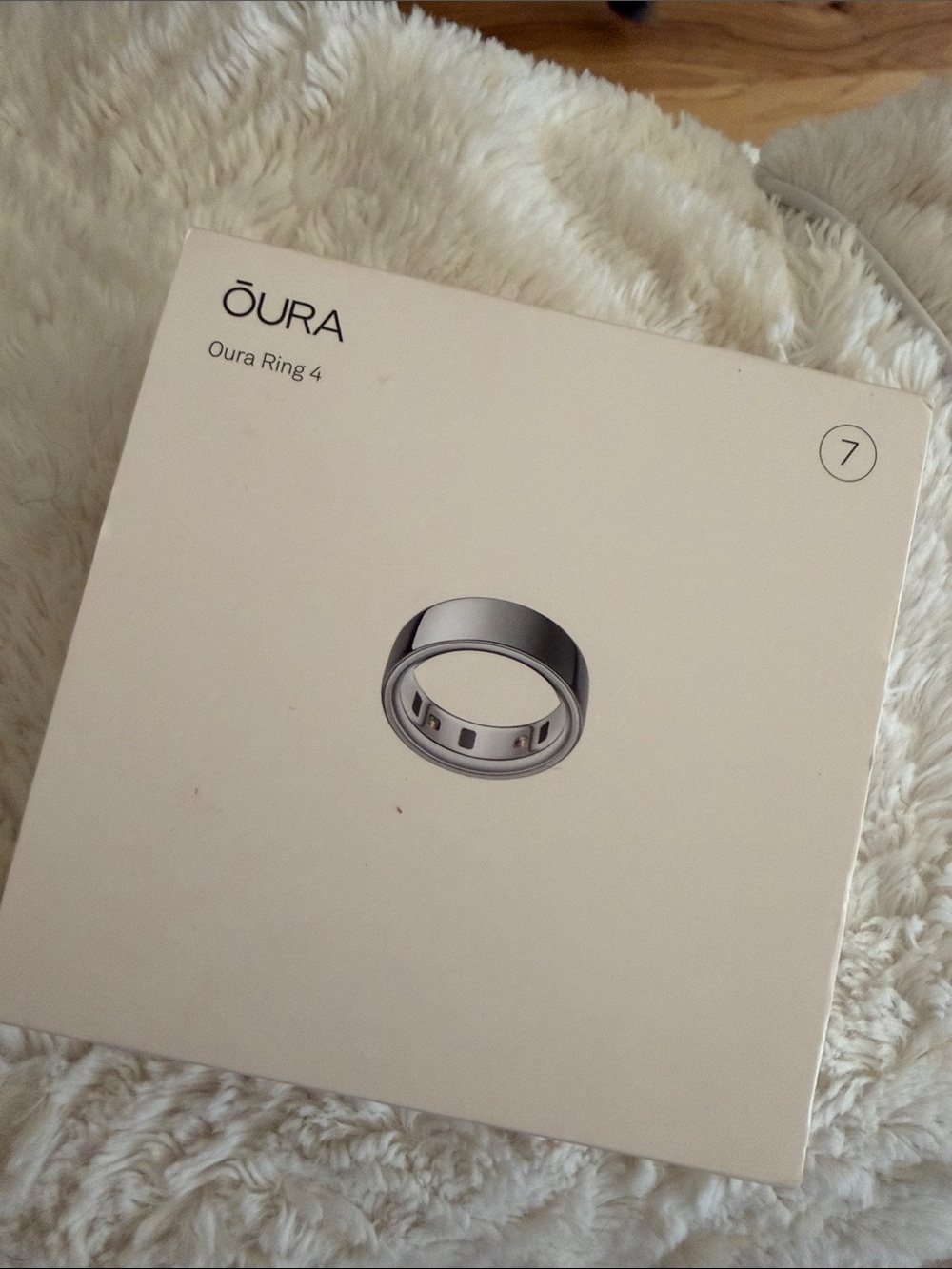 Oura Ring 4 Smart Ring — Silver